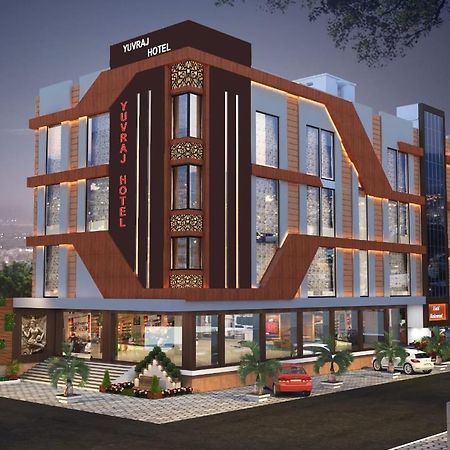 Hotel Yuvraj Grand Jabalpur Exteriör bild