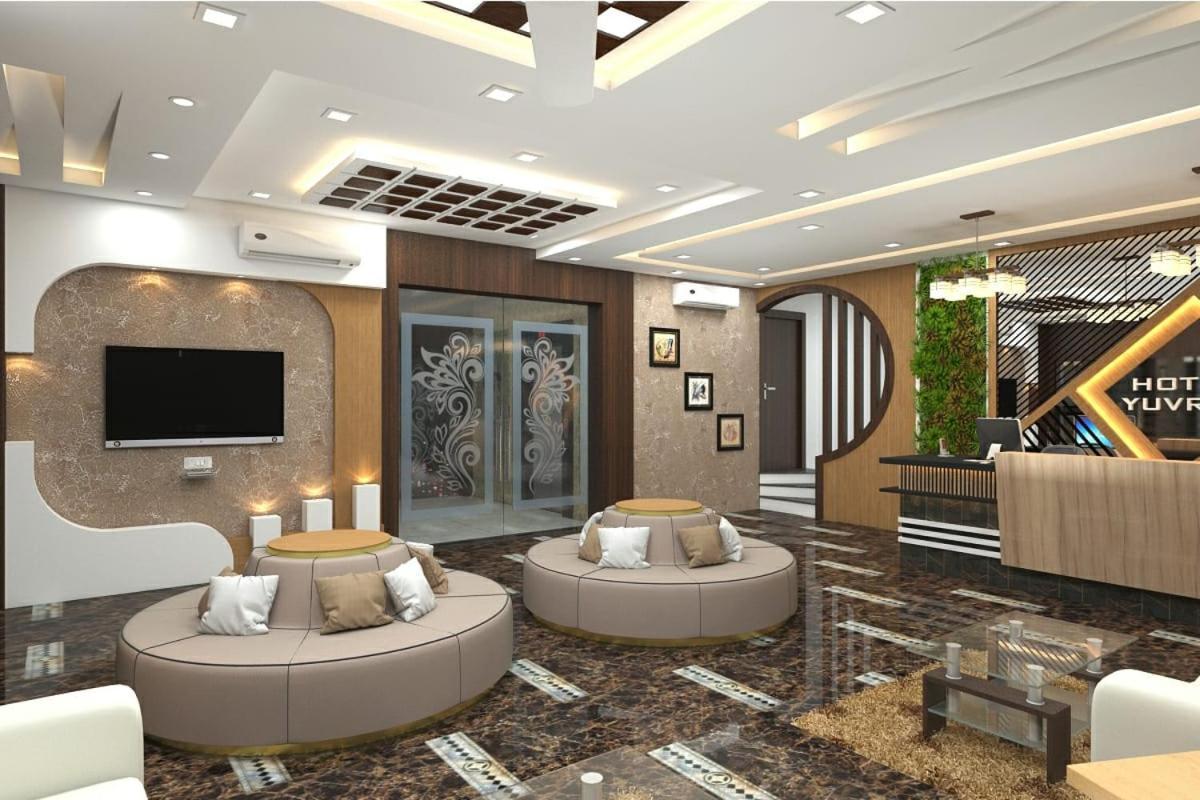 Hotel Yuvraj Grand Jabalpur Exteriör bild