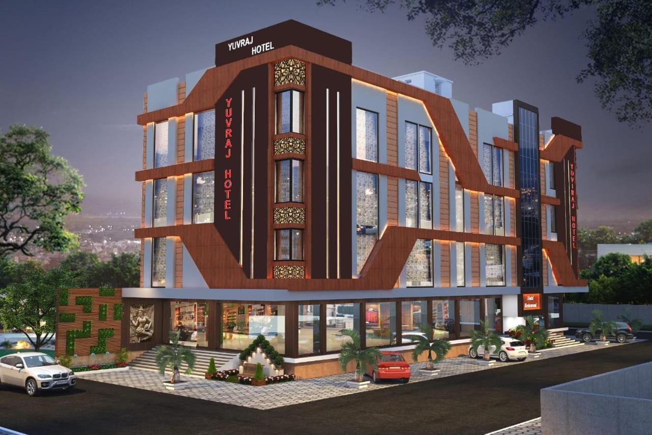 Hotel Yuvraj Grand Jabalpur Exteriör bild