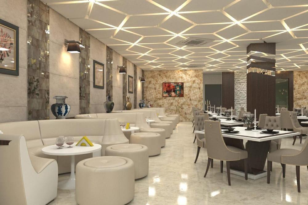 Hotel Yuvraj Grand Jabalpur Exteriör bild