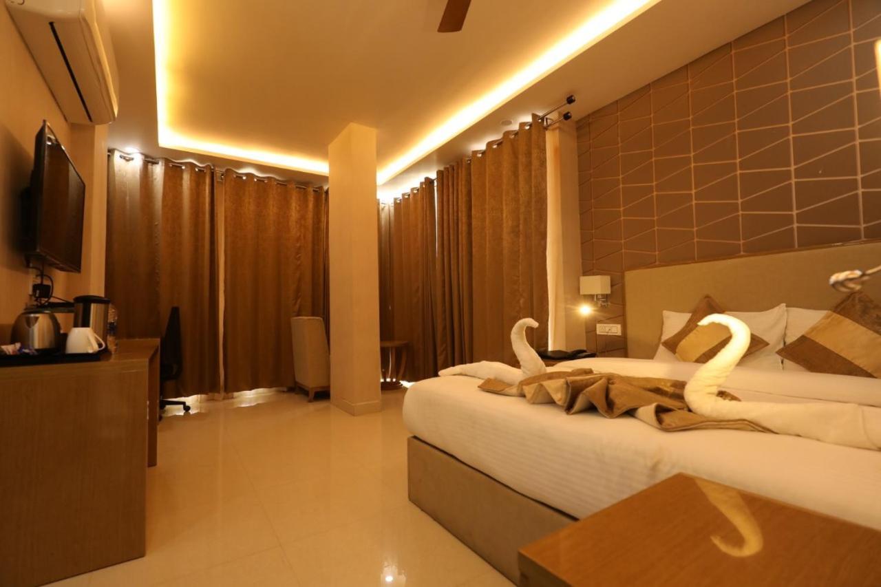 Hotel Yuvraj Grand Jabalpur Exteriör bild